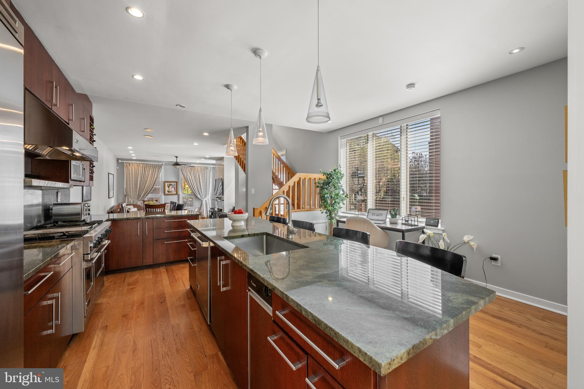 SOCIETY HILL - Residential