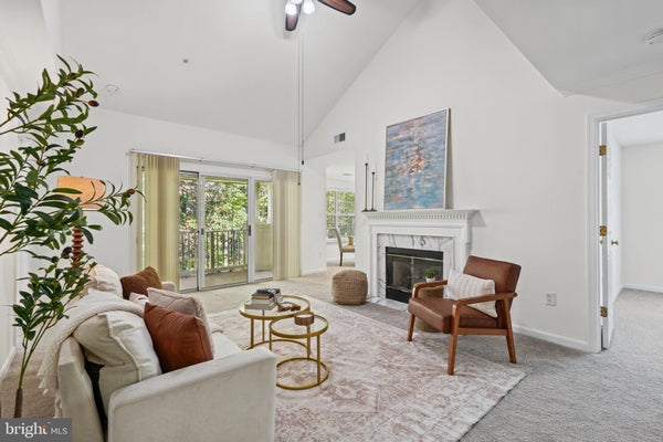 119 TIMBERBROOK LN APT 303, GAITHERSBURG, MD 20878 - Image fbcd03bdd557648f78e19b18b2ae622e/3007645598