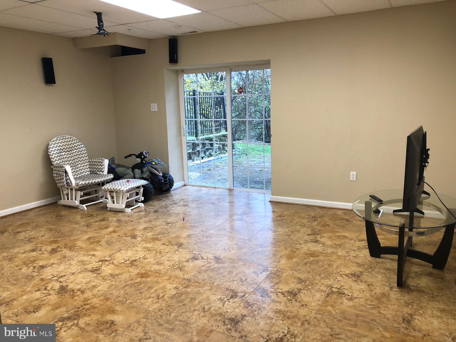 WHITELAND WOODS - Residential Lease