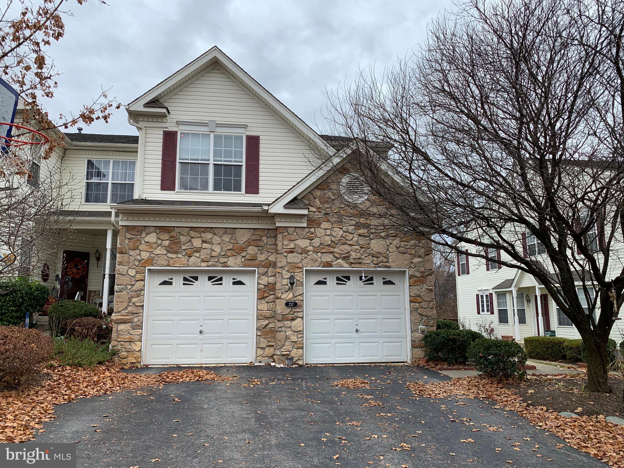 WHITELAND WOODS - Residential Lease