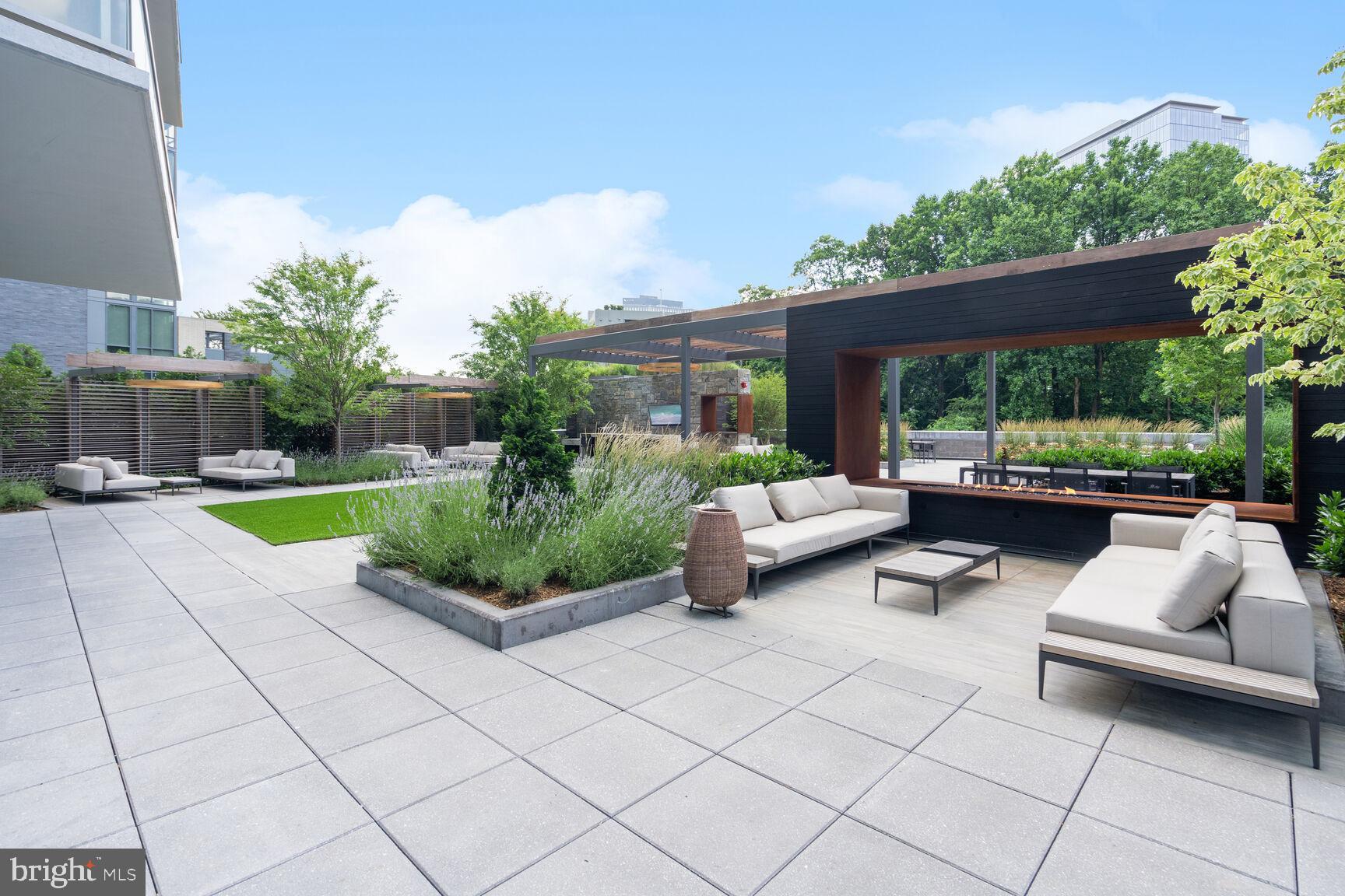 TYSONS CORNER - Residential Lease