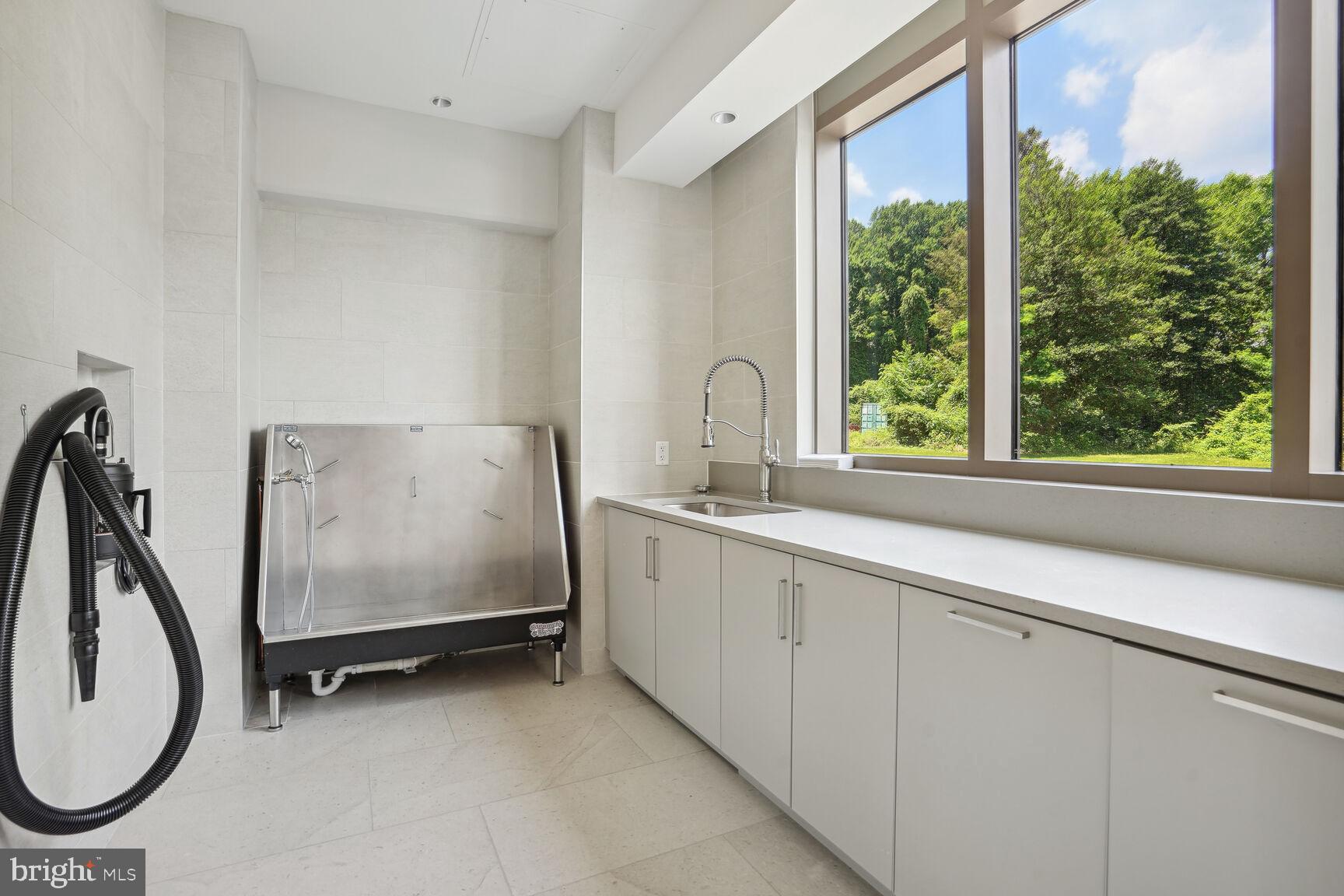 TYSONS CORNER - Residential Lease