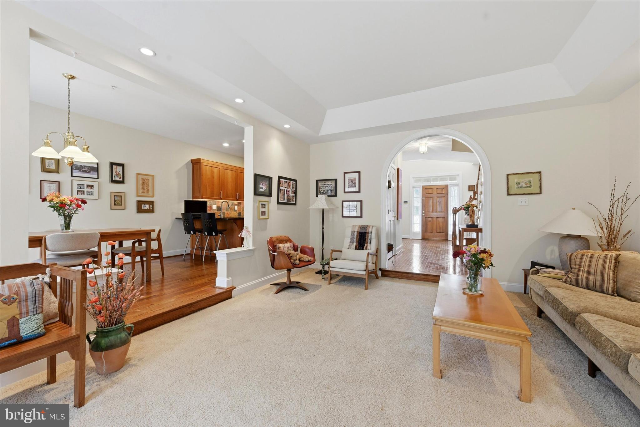 CAMBRIDGE CHASE - Residential