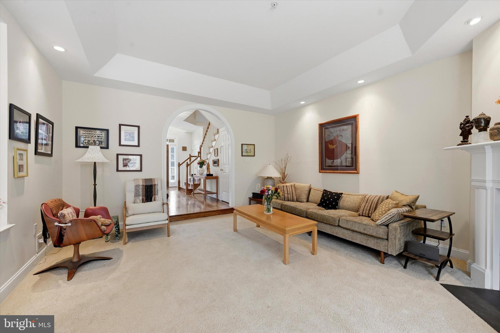 CAMBRIDGE CHASE - Residential