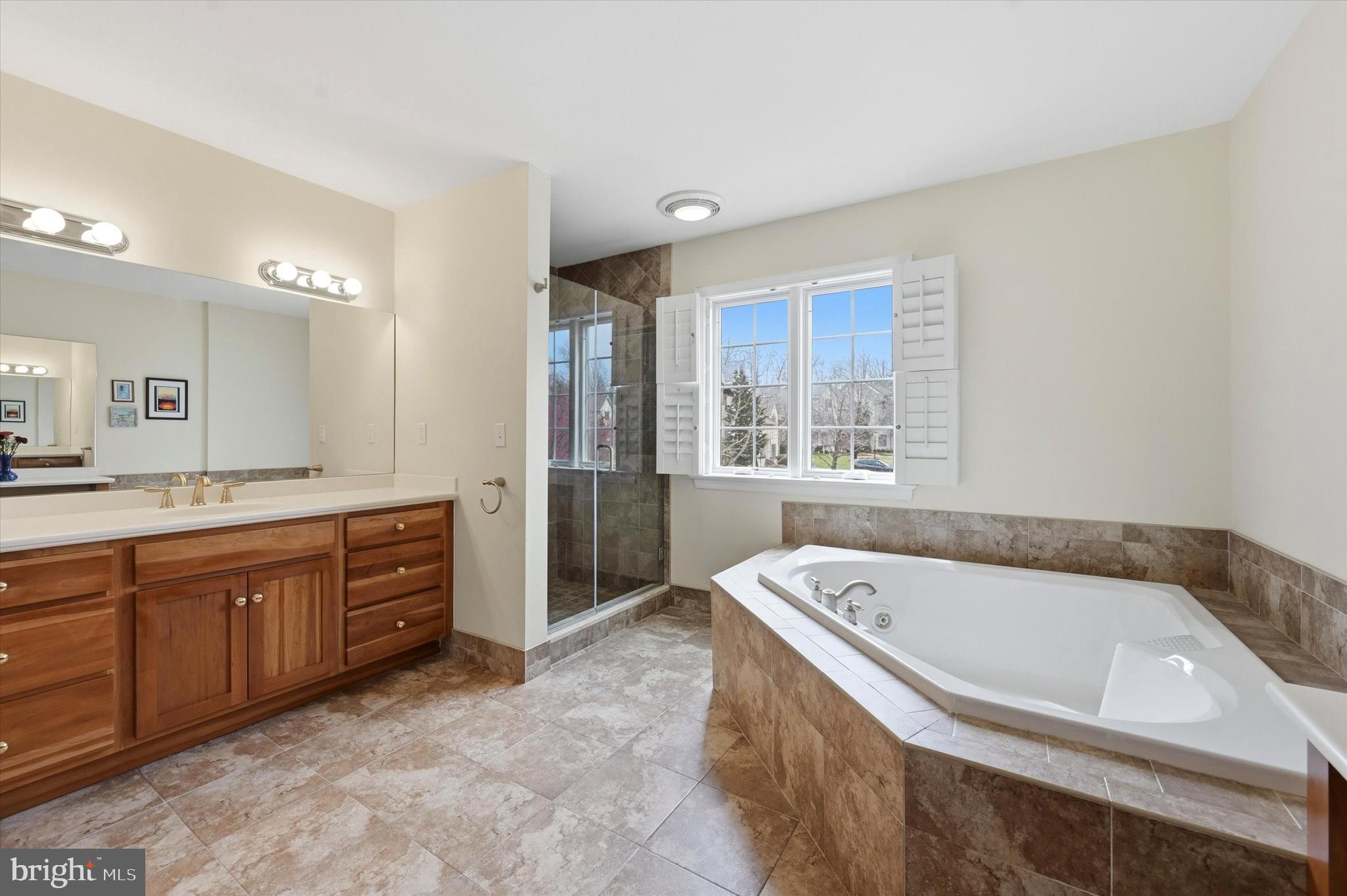 CAMBRIDGE CHASE - Residential