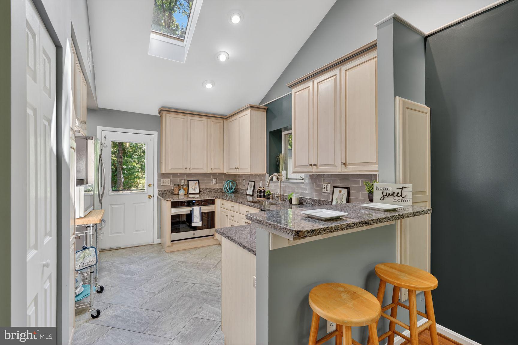 1530 MURPHY LANE