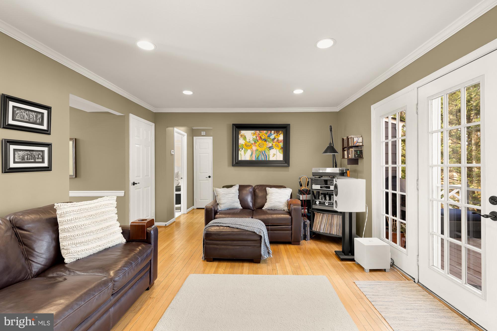 RESTON - Residential