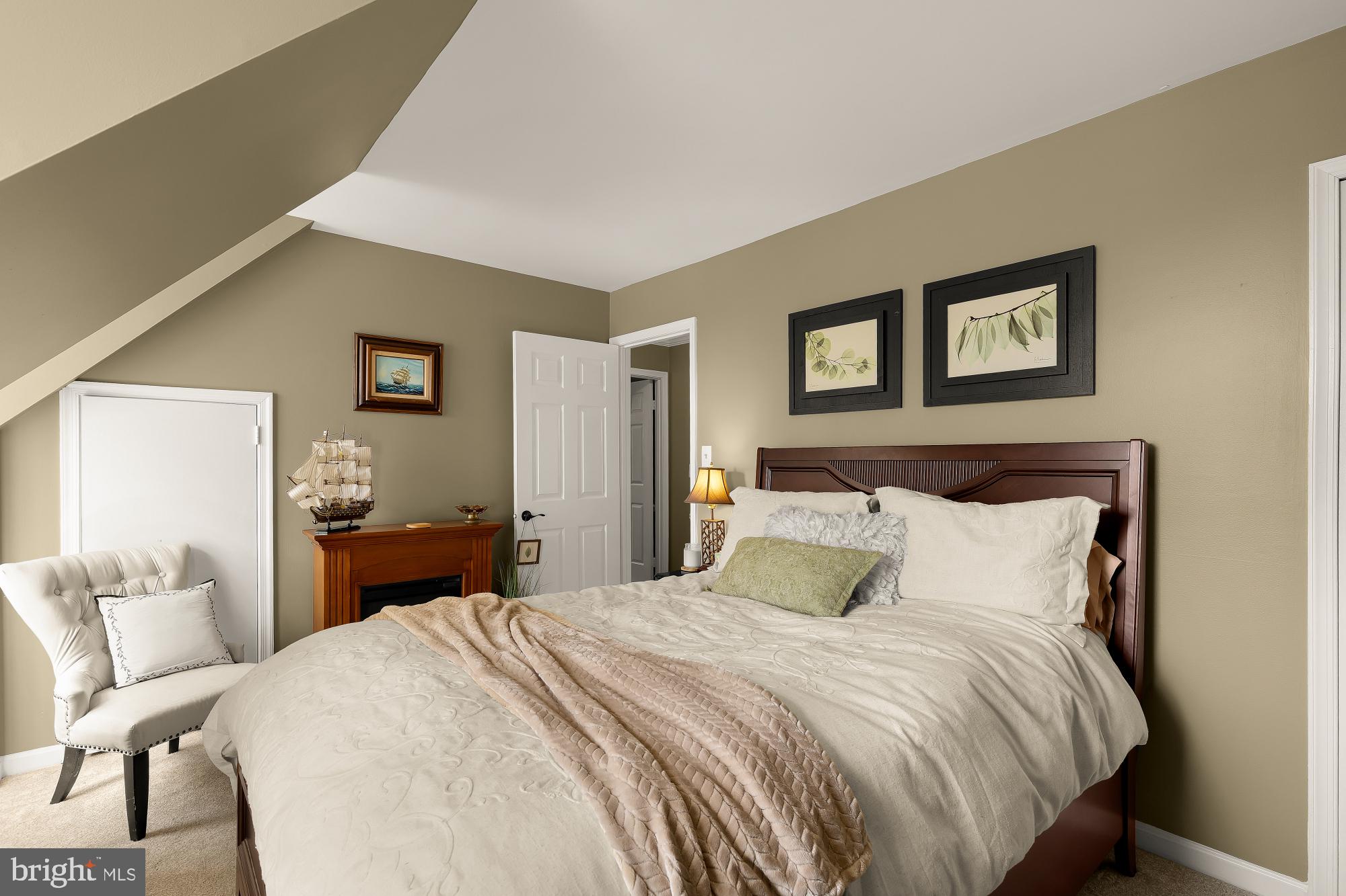 RESTON - Residential