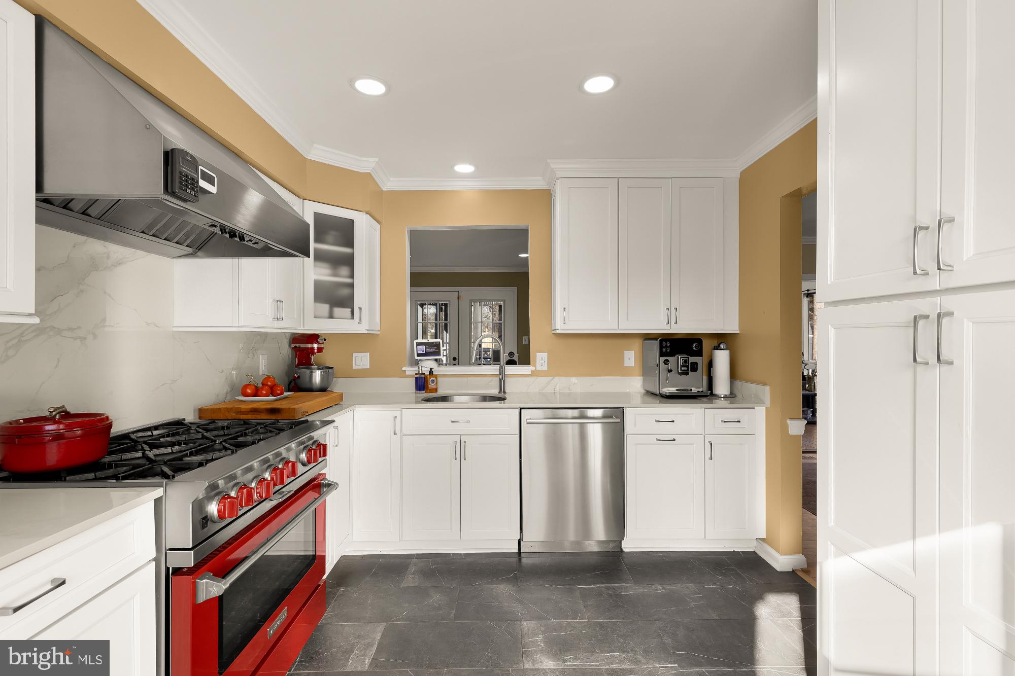 RESTON - Residential