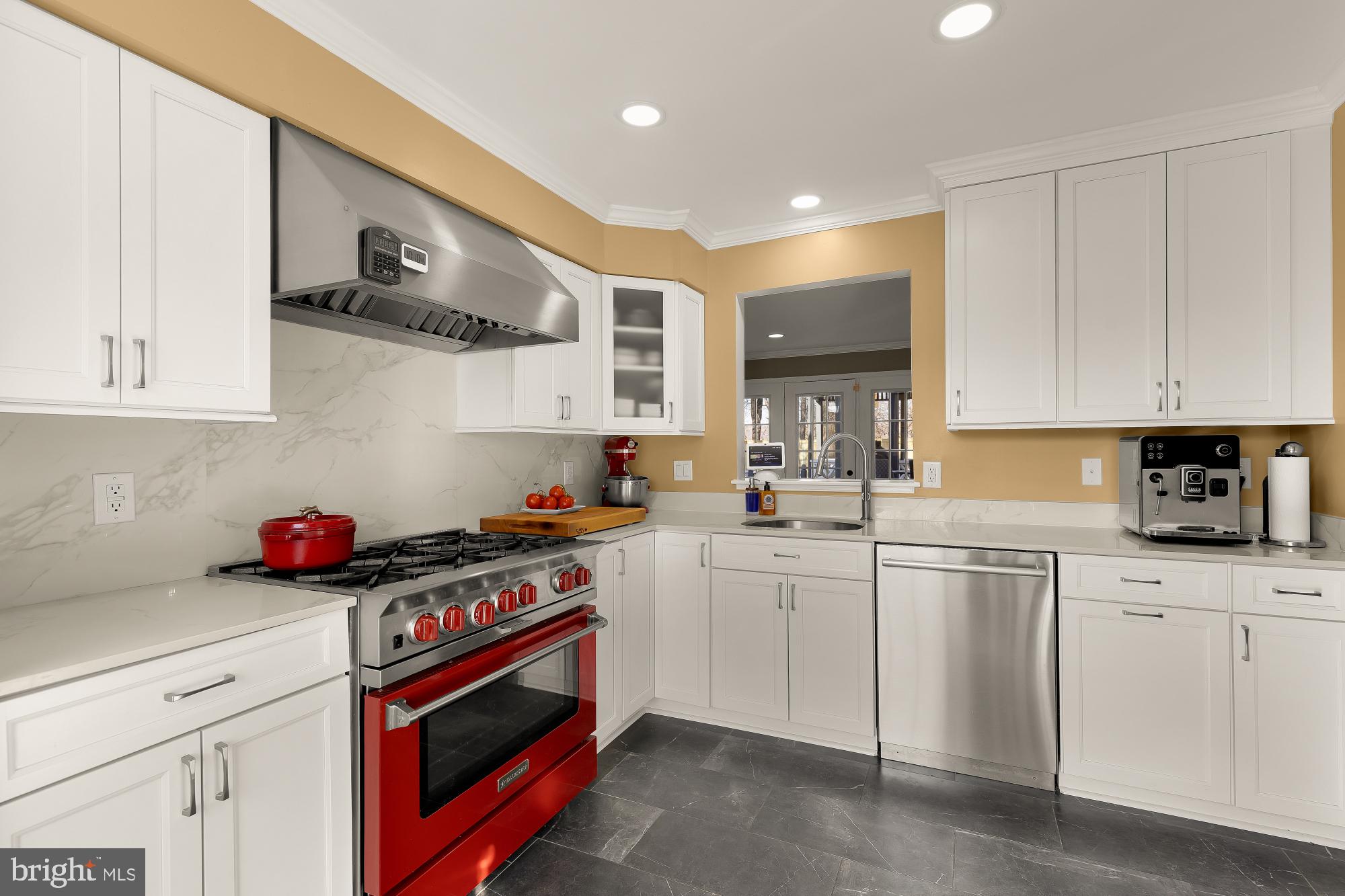 RESTON - Residential