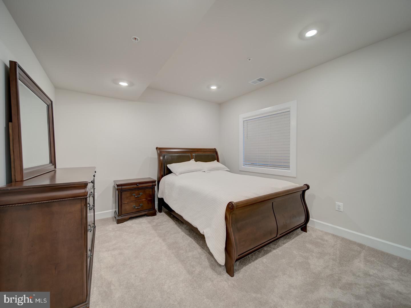 WESTMOUNT - Residential