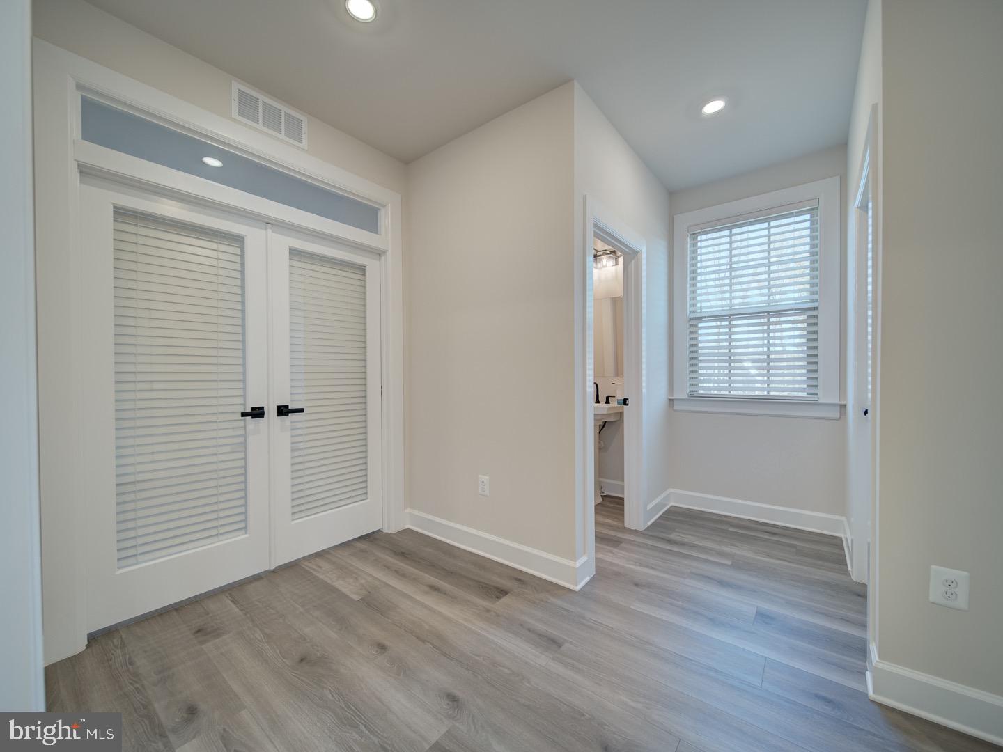 WESTMOUNT - Residential