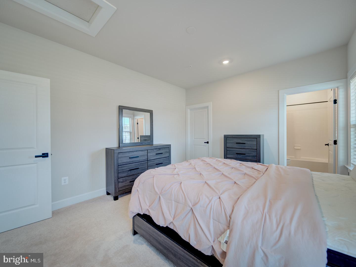 WESTMOUNT - Residential