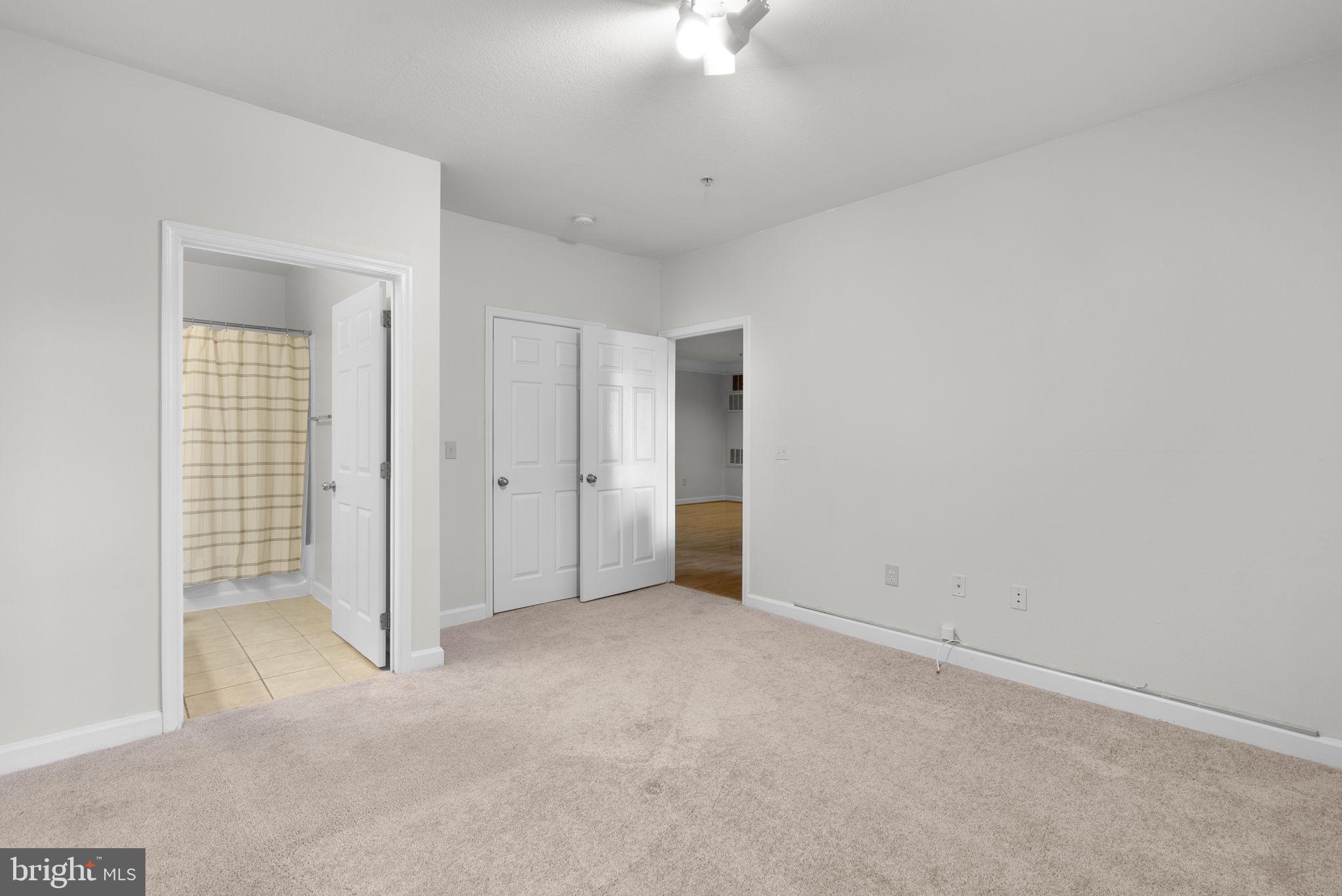 FITZ AT ROCKVILLE TOWN C - Residential