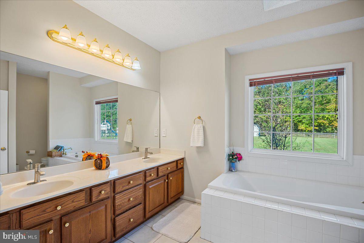 HILLMEADE - Residential