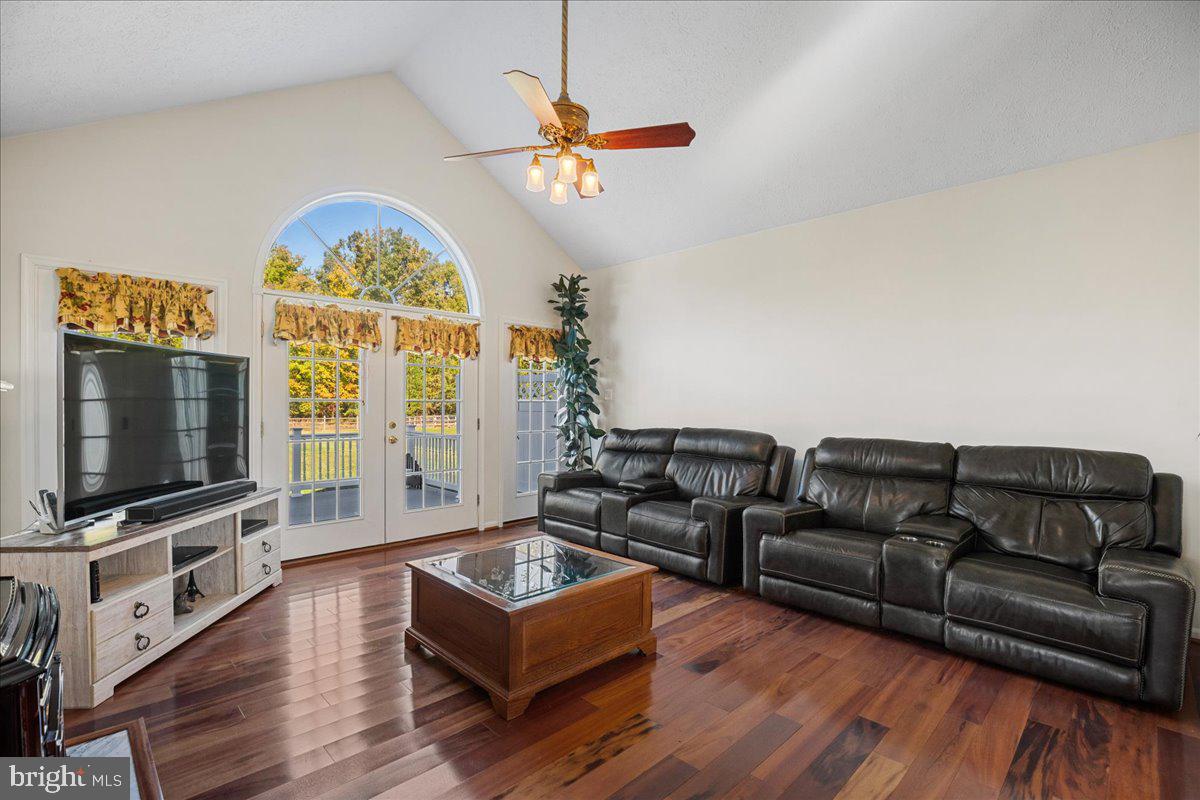 HILLMEADE - Residential