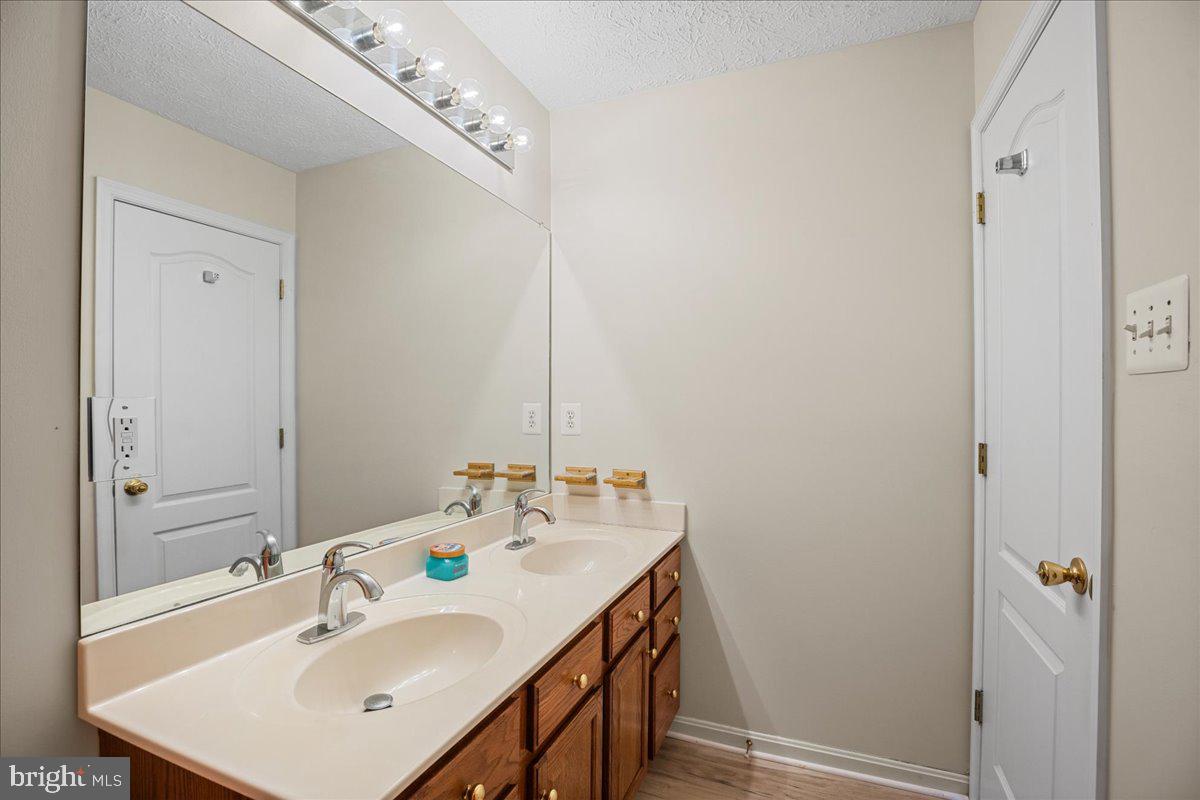 HILLMEADE - Residential