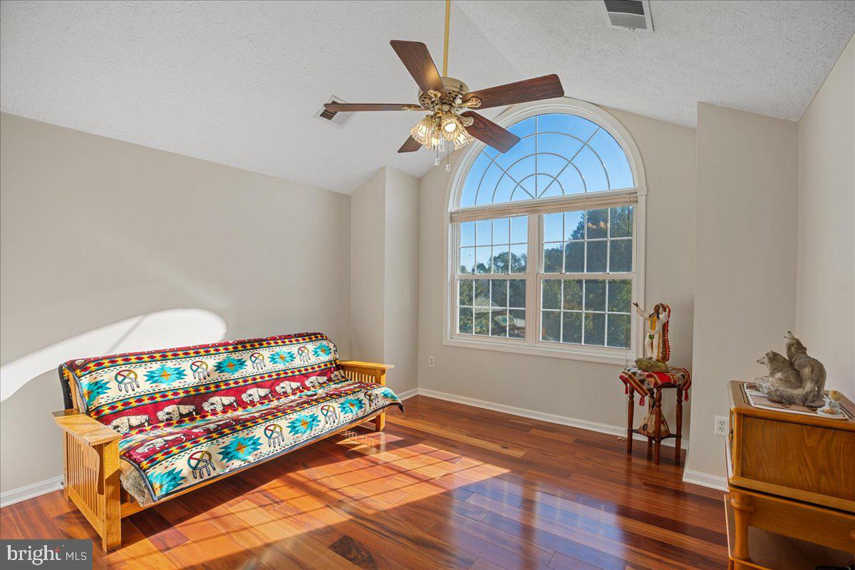 HILLMEADE - Residential