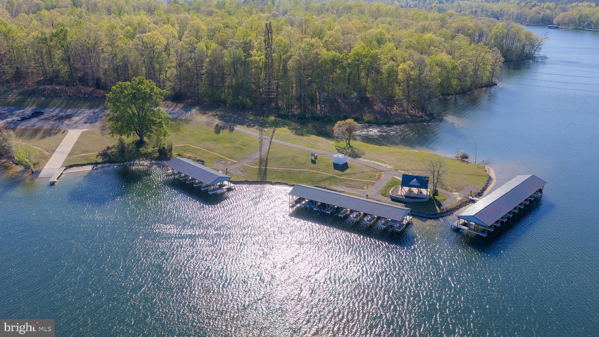 ROCK ISLAND LANDING - Residential