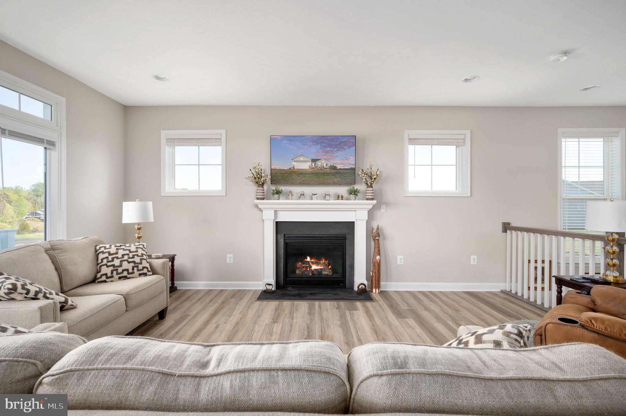 ROCK ISLAND LANDING - Residential