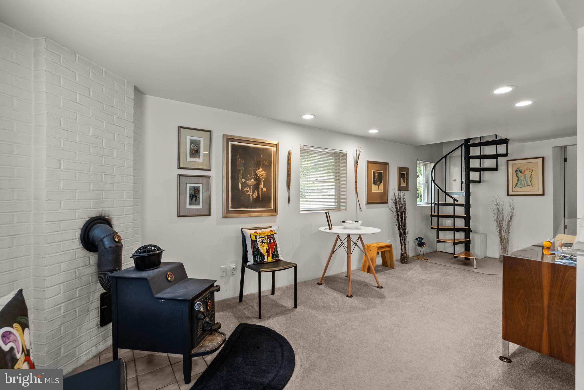 COLESVILLE OUTSIDE - Residential