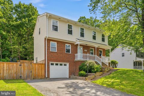 Photo of 6109 Plainville Lane, WOODBRIDGE, VA 22193 (MLS # VAPW2125814)