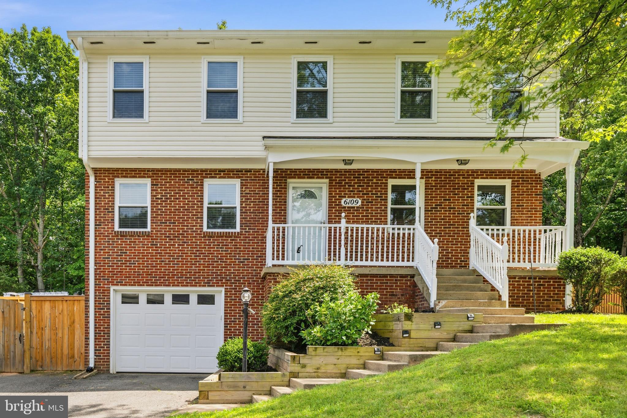 6109 PLAINVILLE LANE
