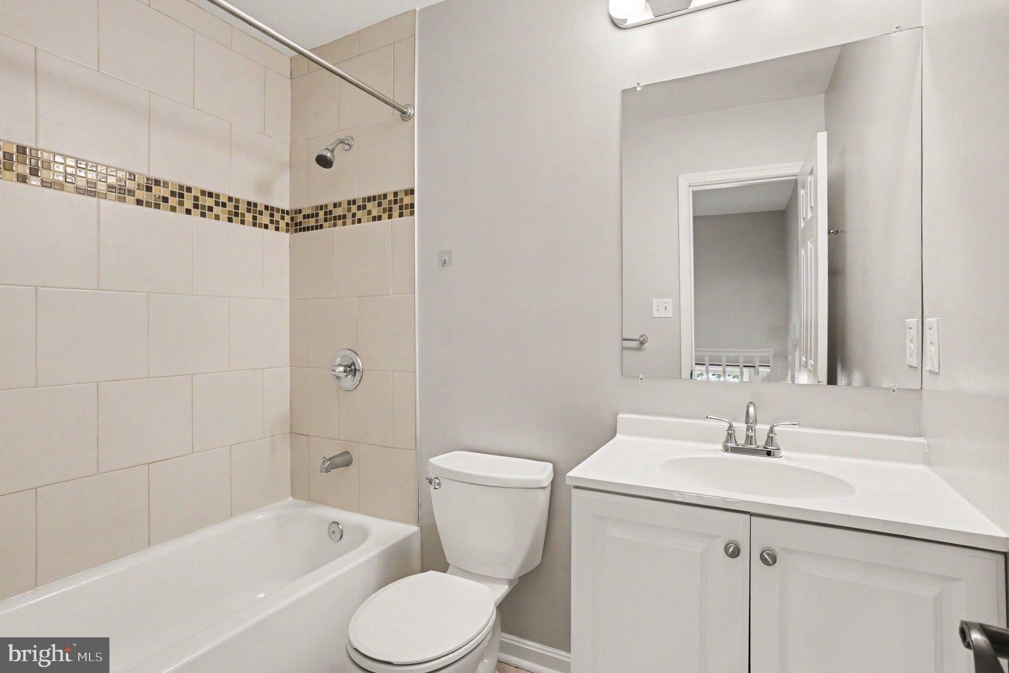 CROFTON MEWS CONDO - Residential
