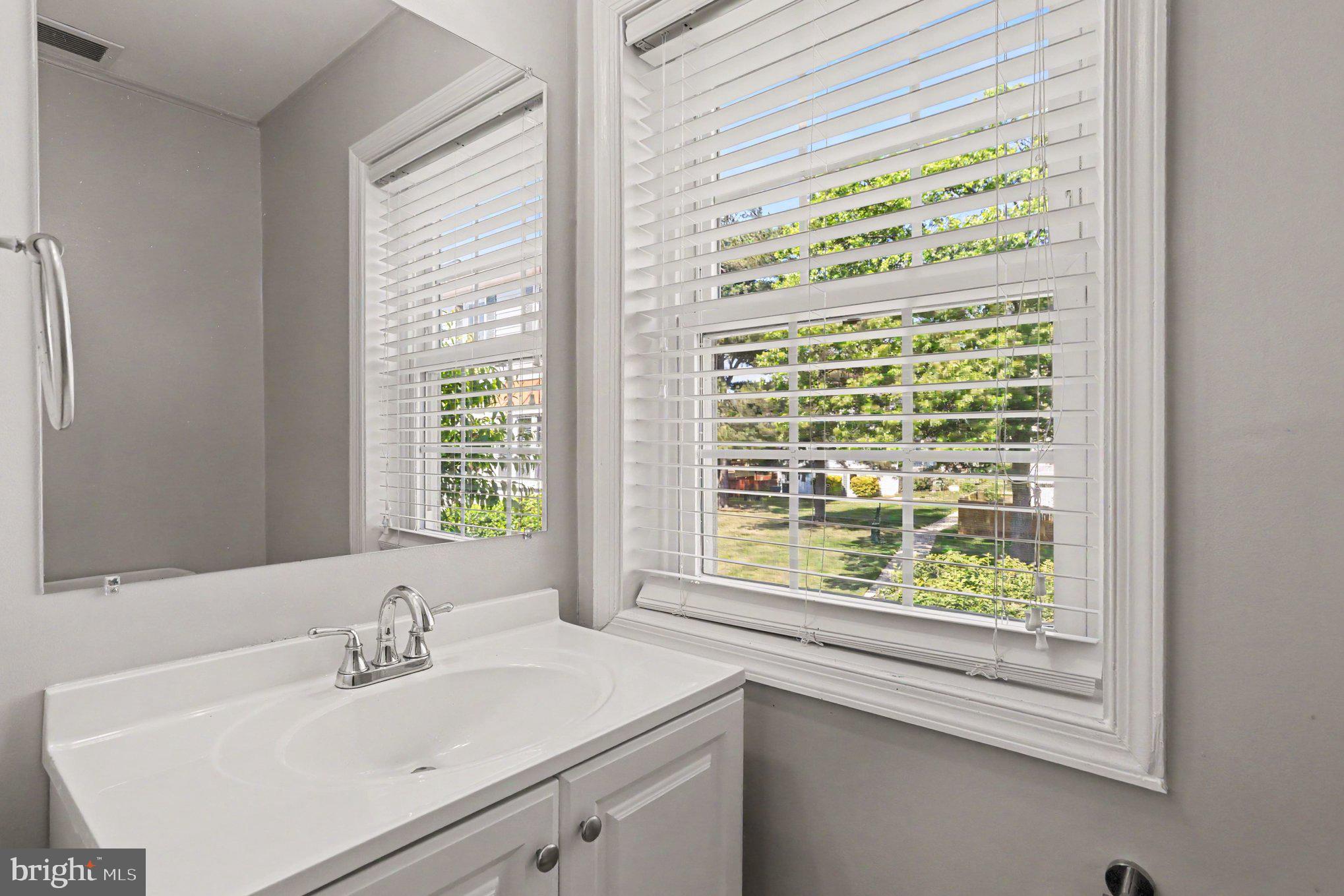 CROFTON MEWS CONDO - Residential
