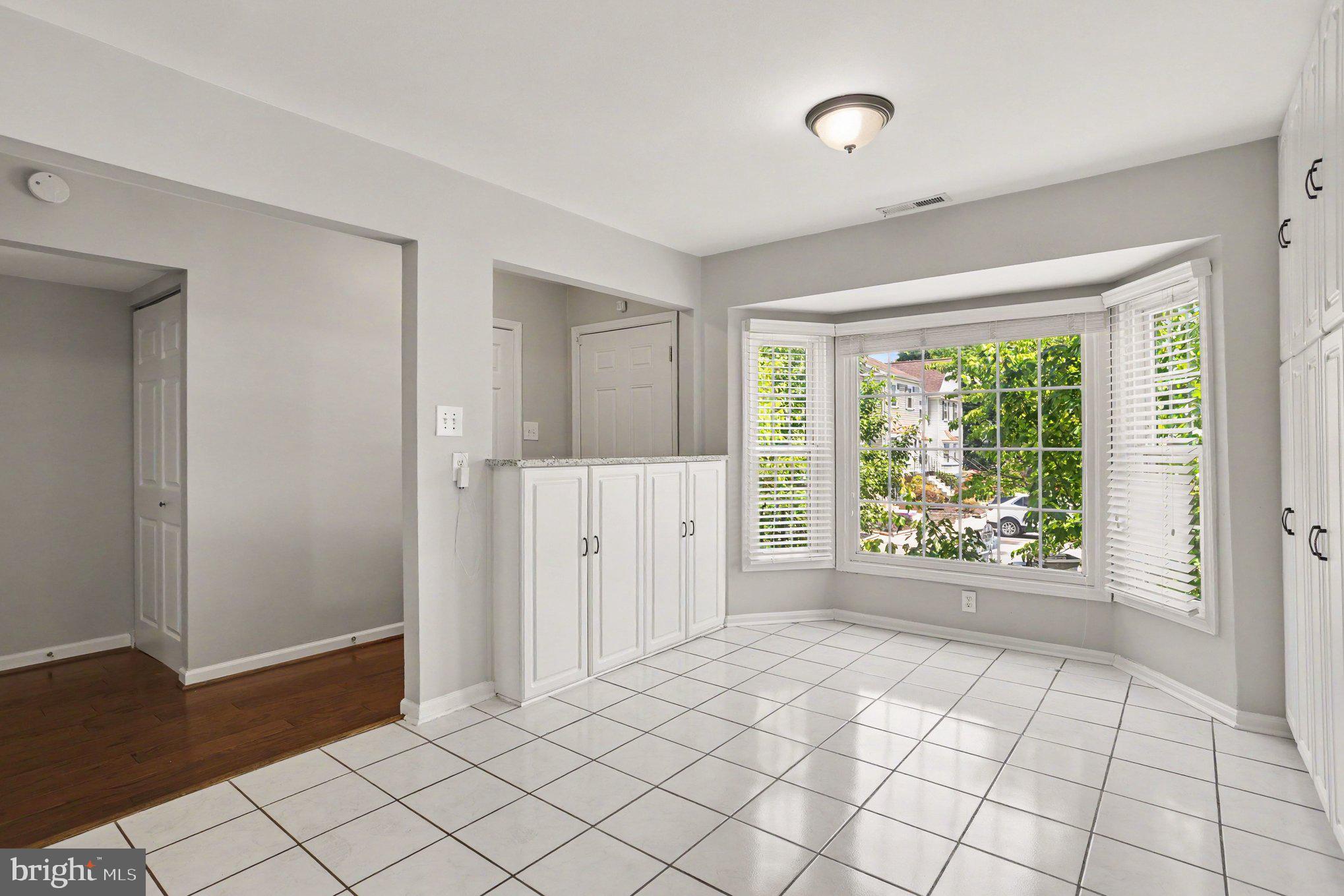 CROFTON MEWS CONDO - Residential