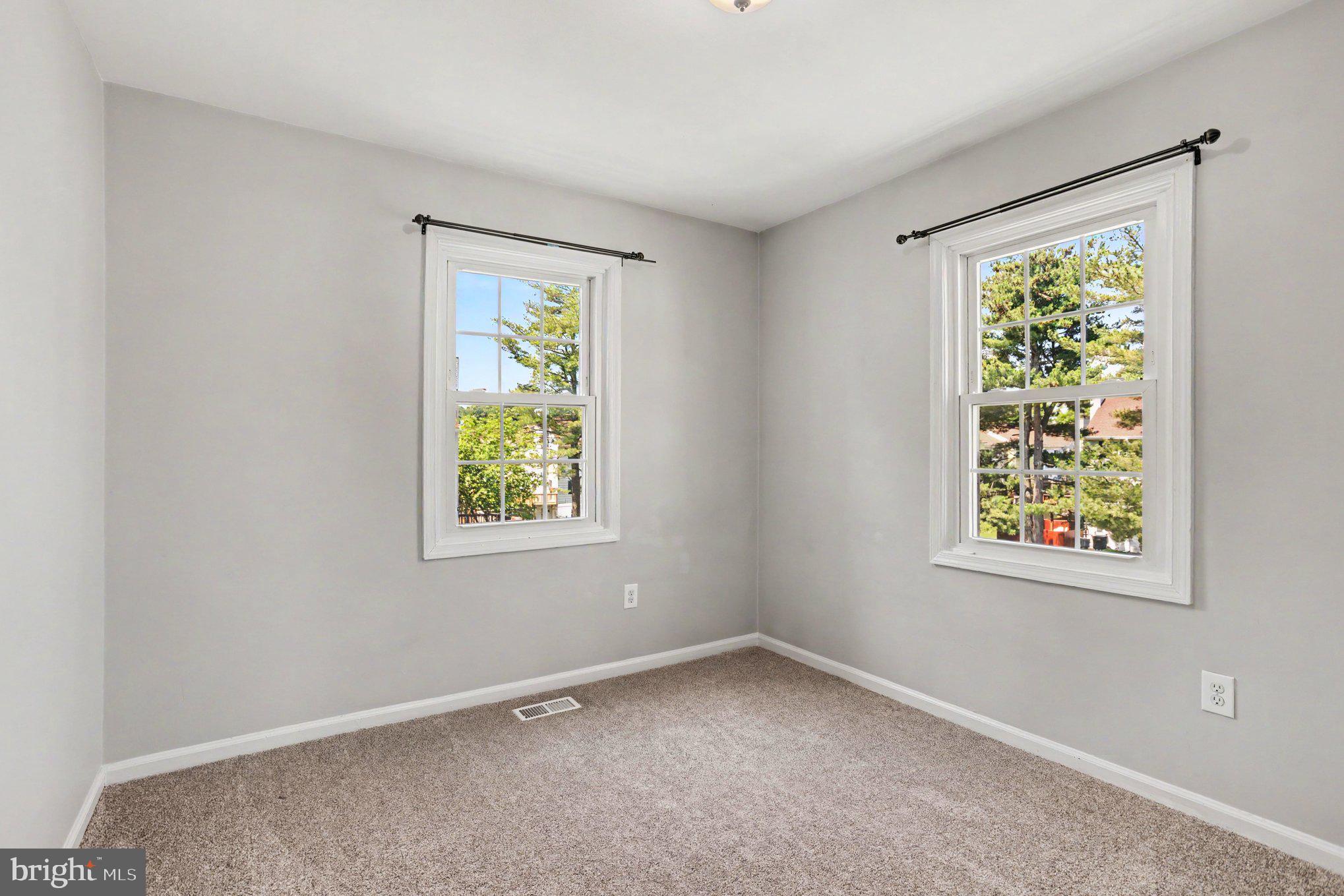 CROFTON MEWS CONDO - Residential