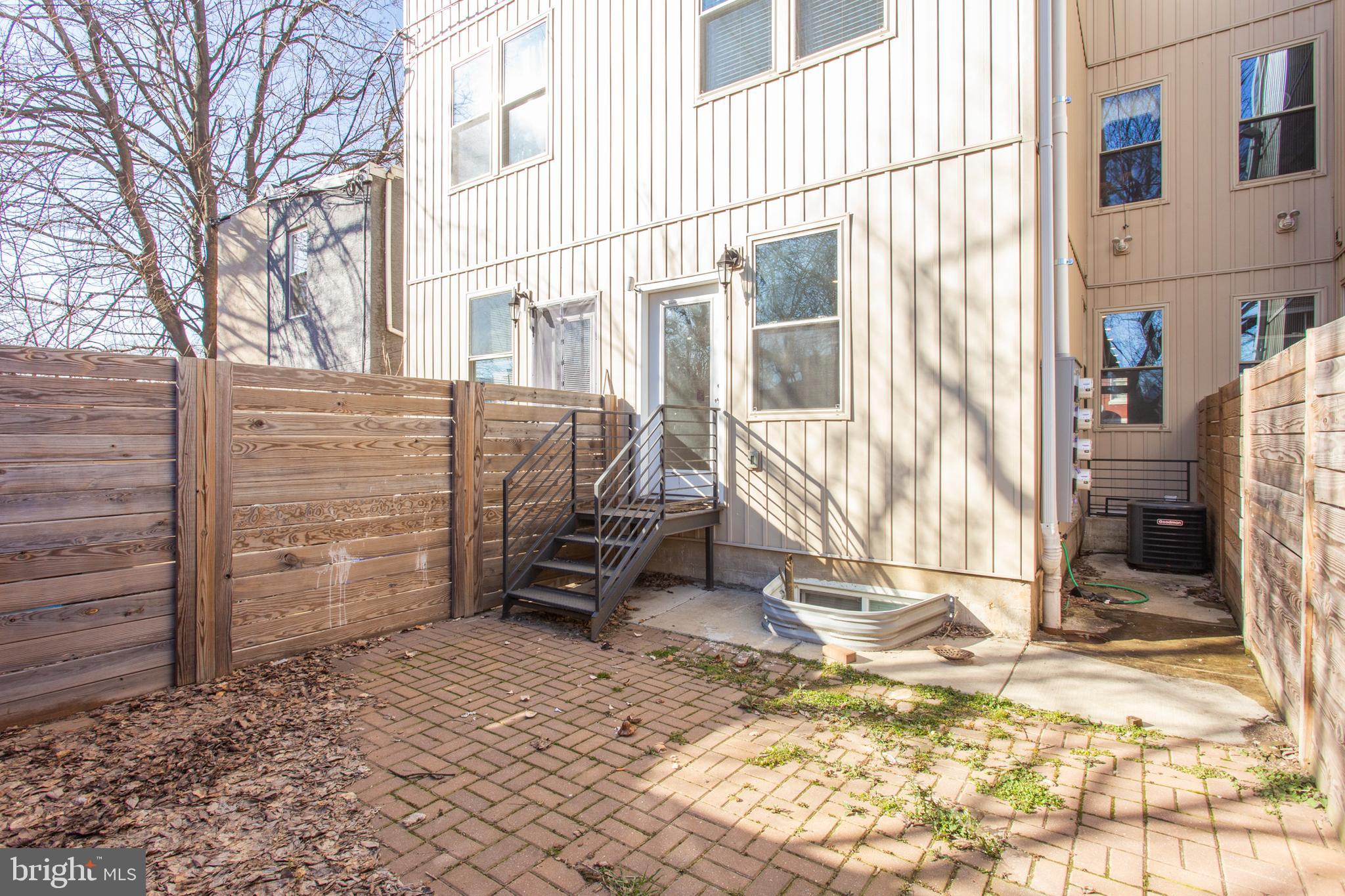 FRANCISVILLE - Residential Income