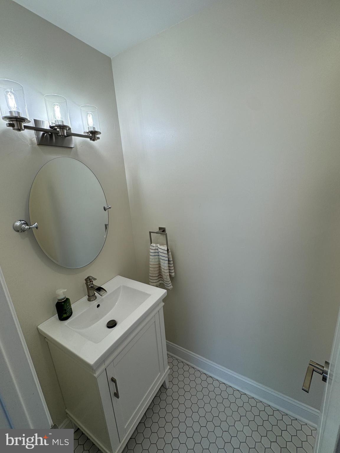 THE CROSSINGS AT EXT - Residential Lease