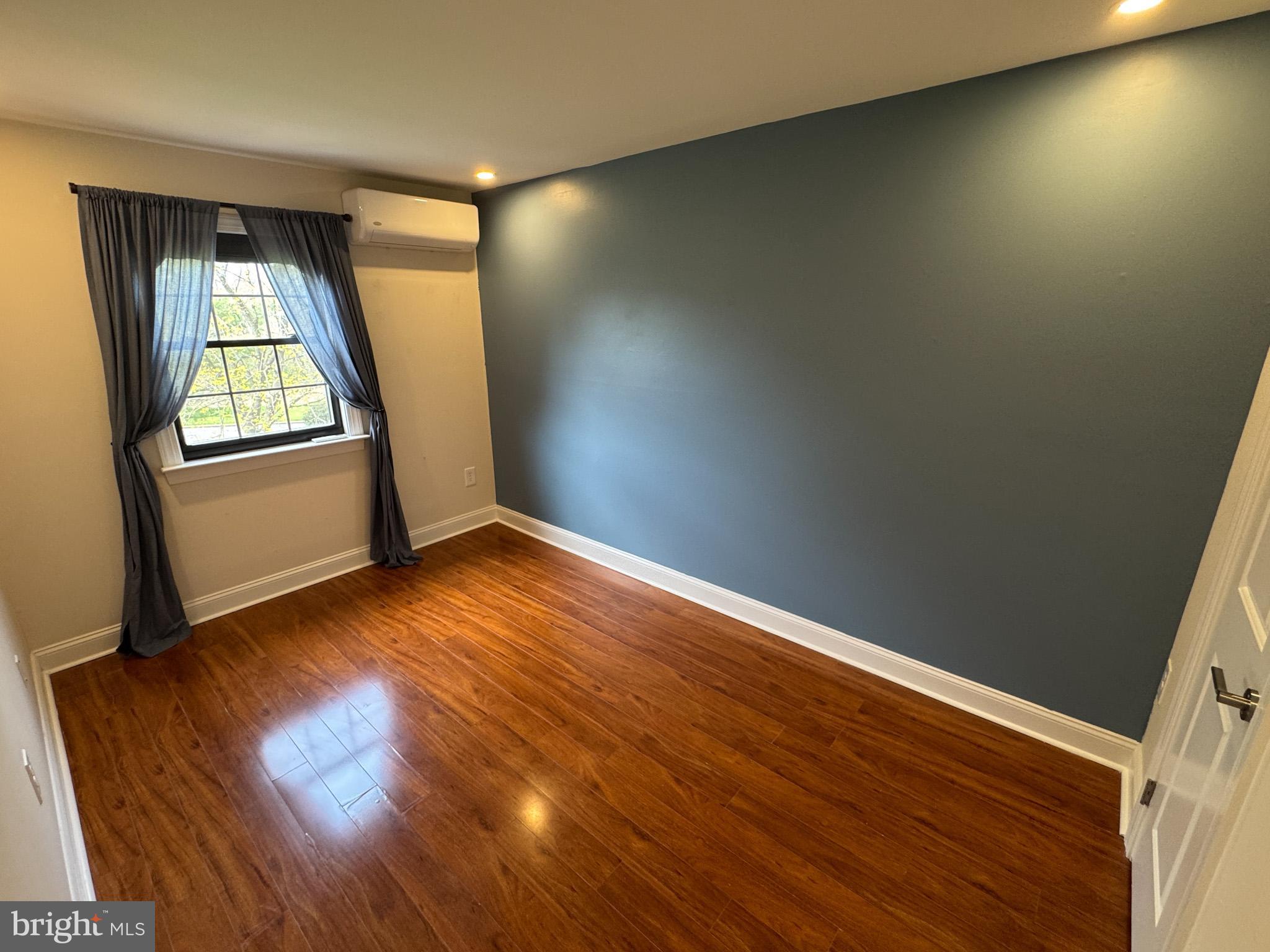 THE CROSSINGS AT EXT - Residential Lease