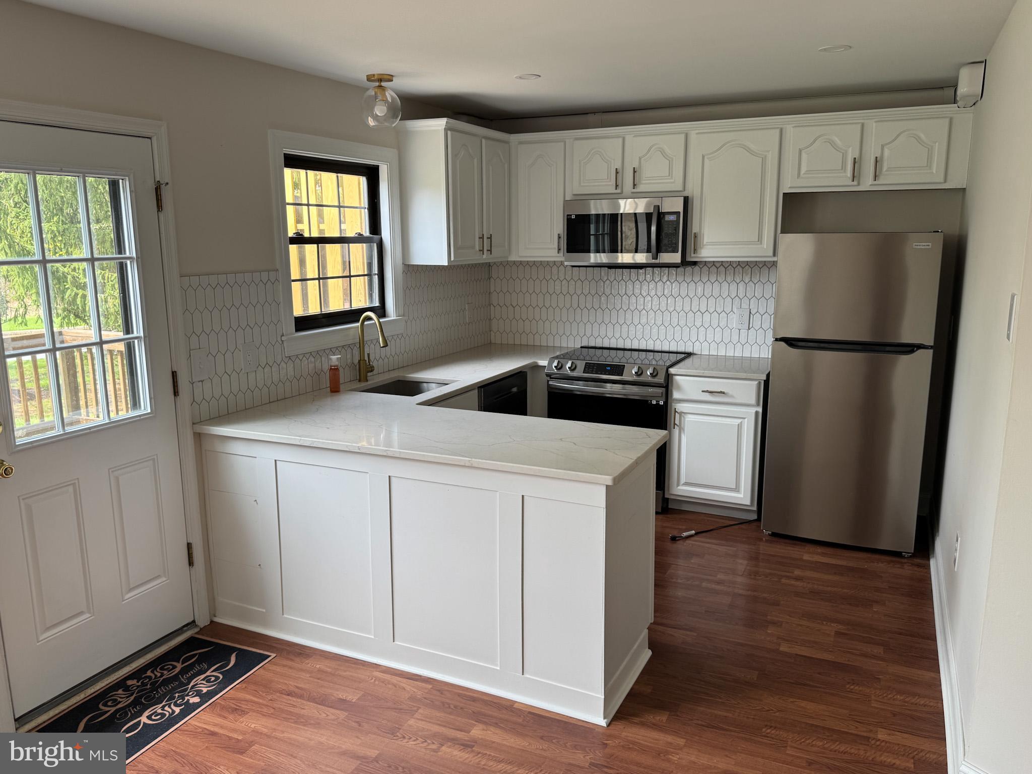 THE CROSSINGS AT EXT - Residential Lease