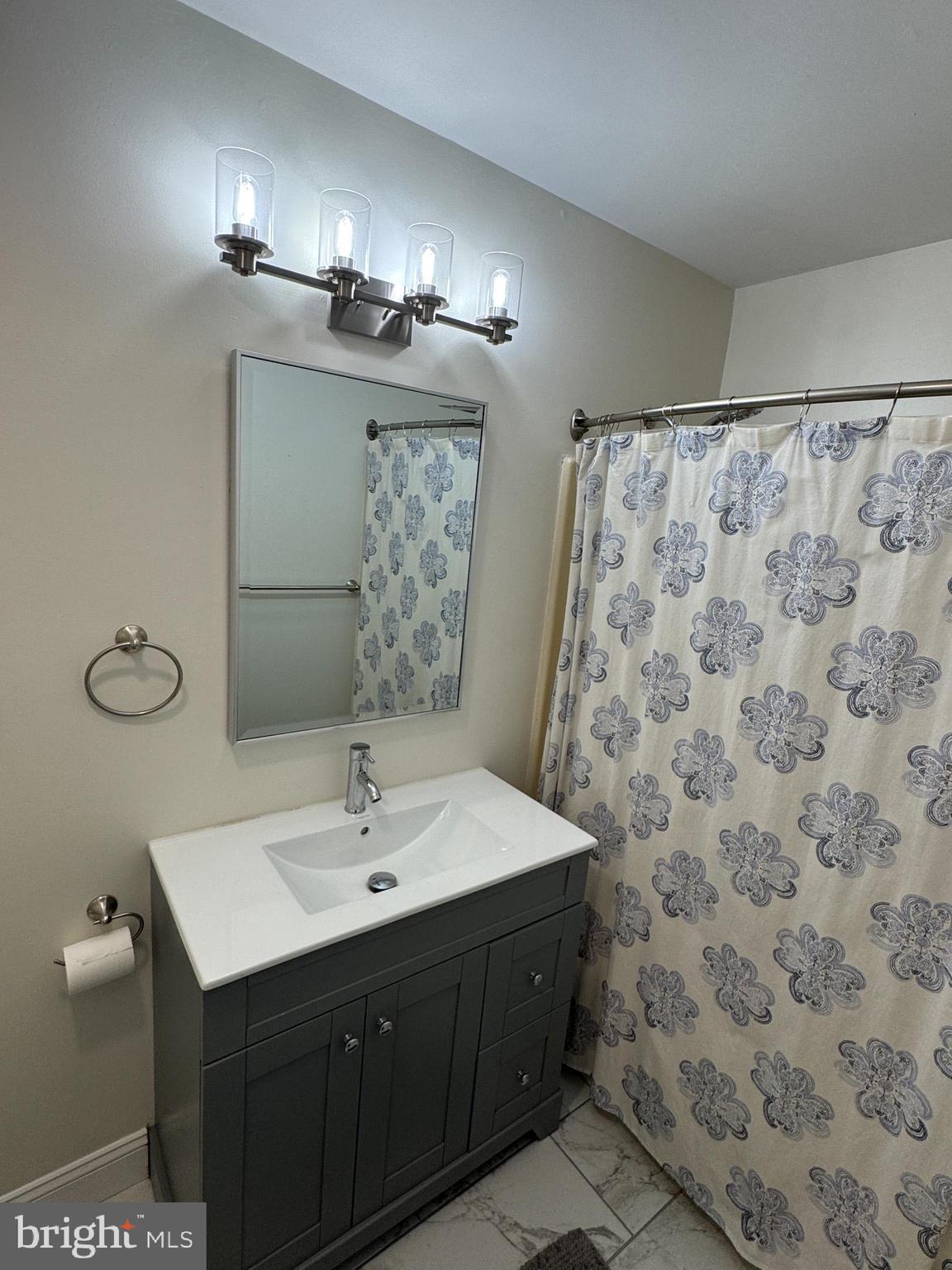 THE CROSSINGS AT EXT - Residential Lease