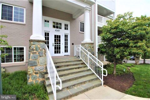 4167 S FOUR MILE RUN DRIVE 104 ARLINGTON VA 22204