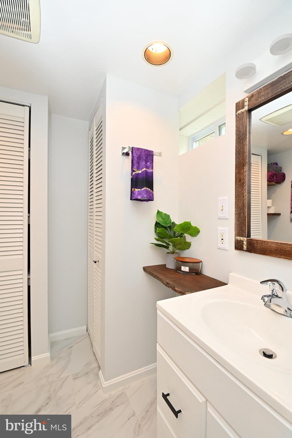 LEE CREST - Residential