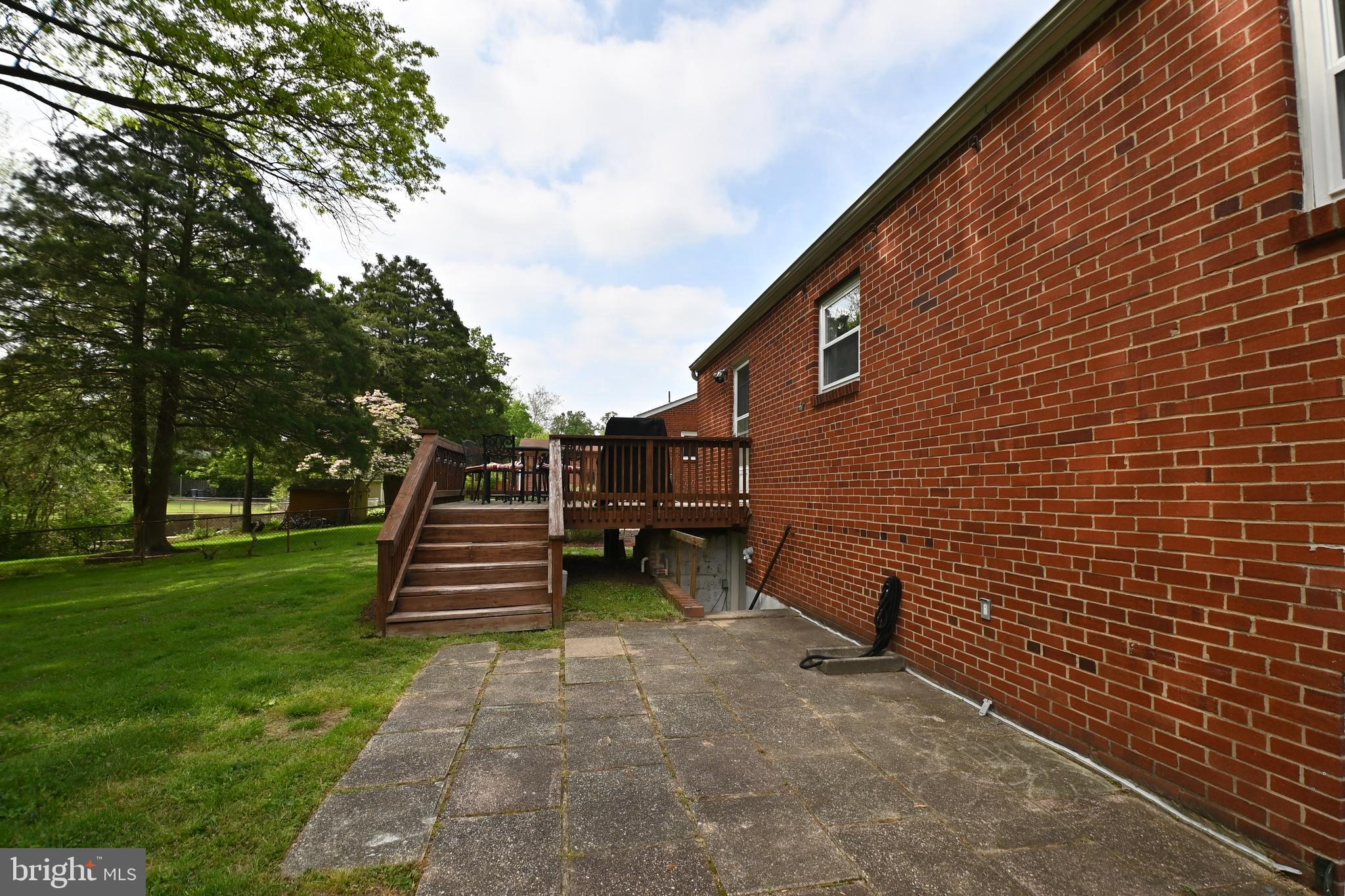 LEE CREST - Residential