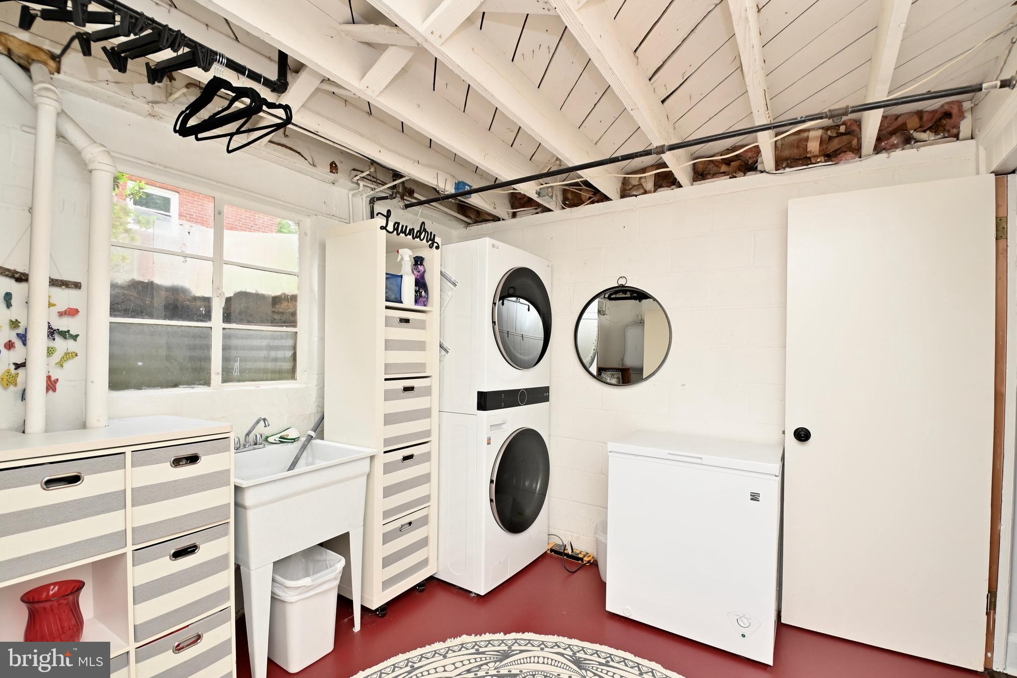 LEE CREST - Residential