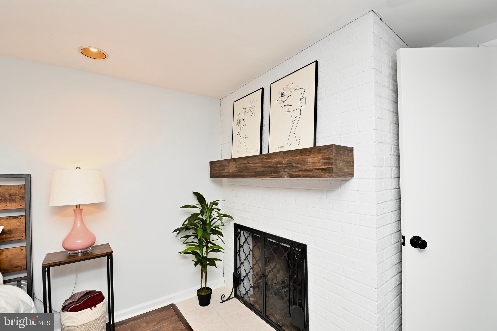 LEE CREST - Residential