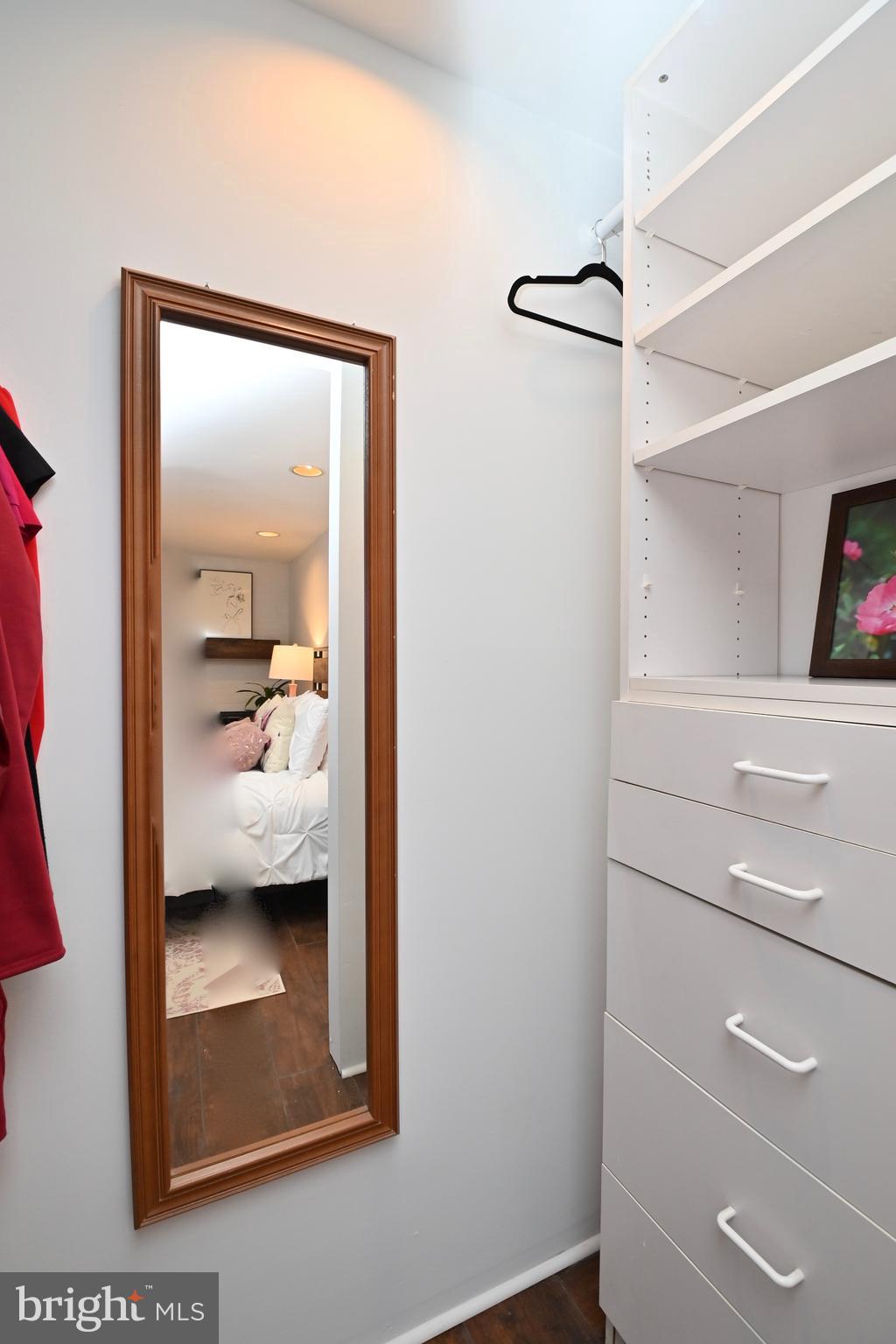 LEE CREST - Residential