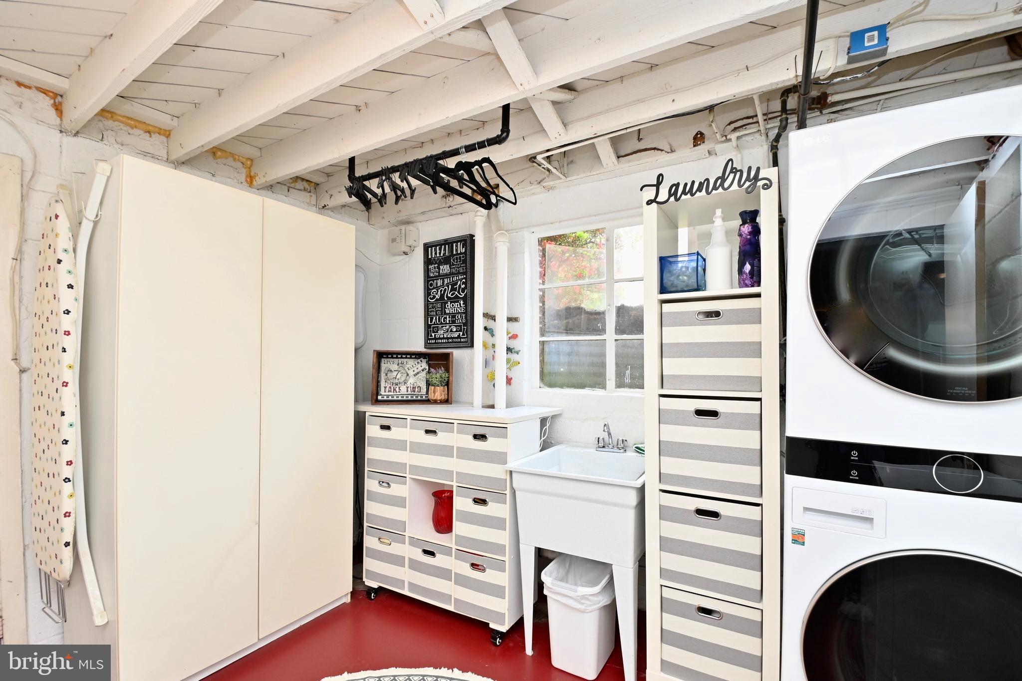 LEE CREST - Residential