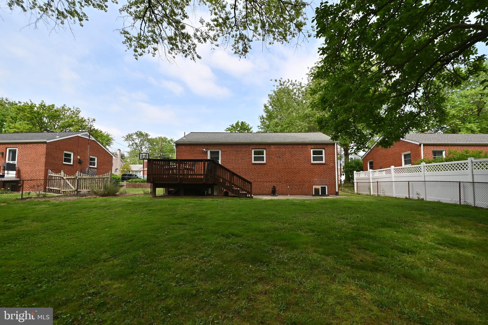 LEE CREST - Residential