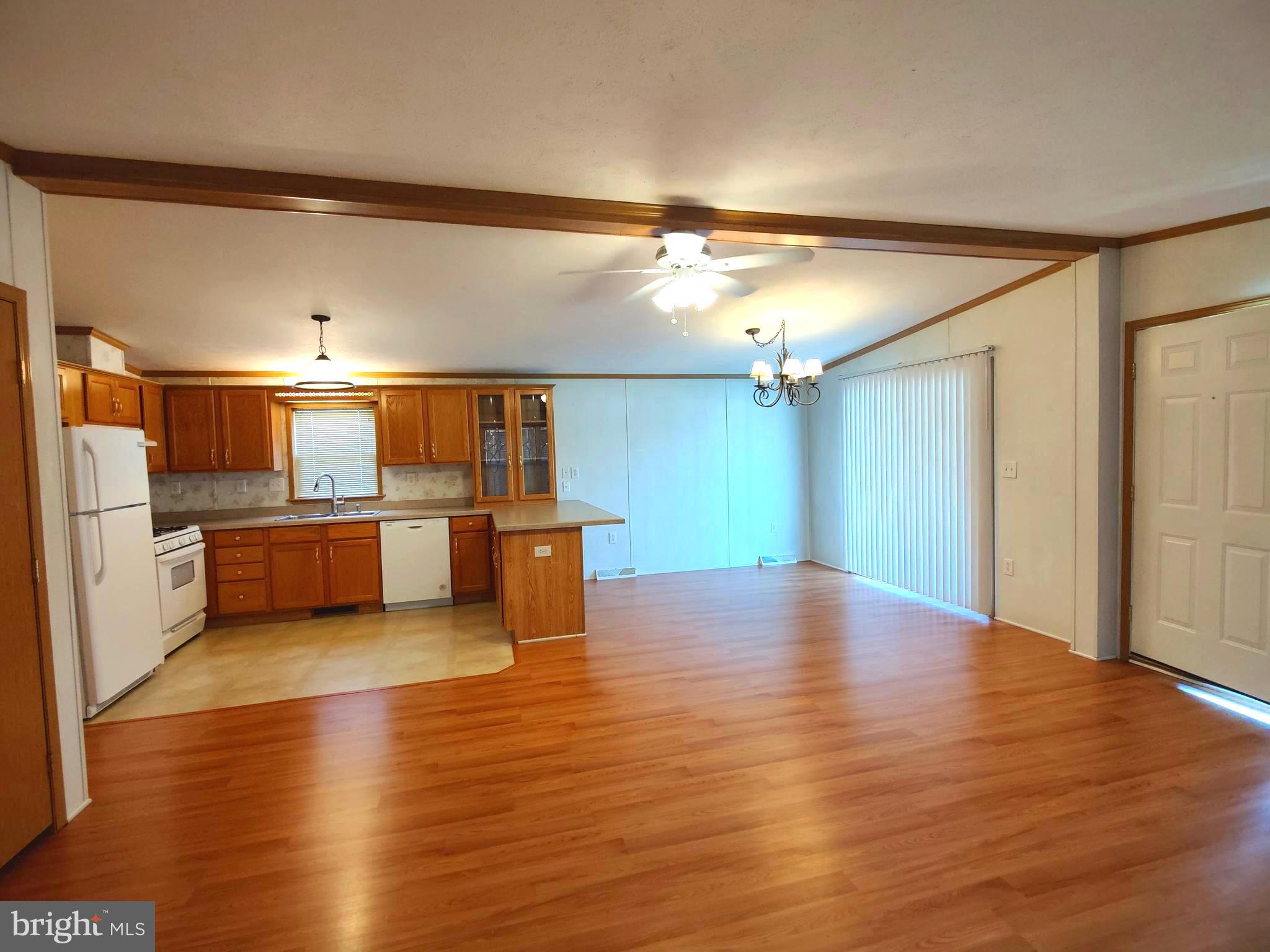 HIGHLAND MANOR - Residential