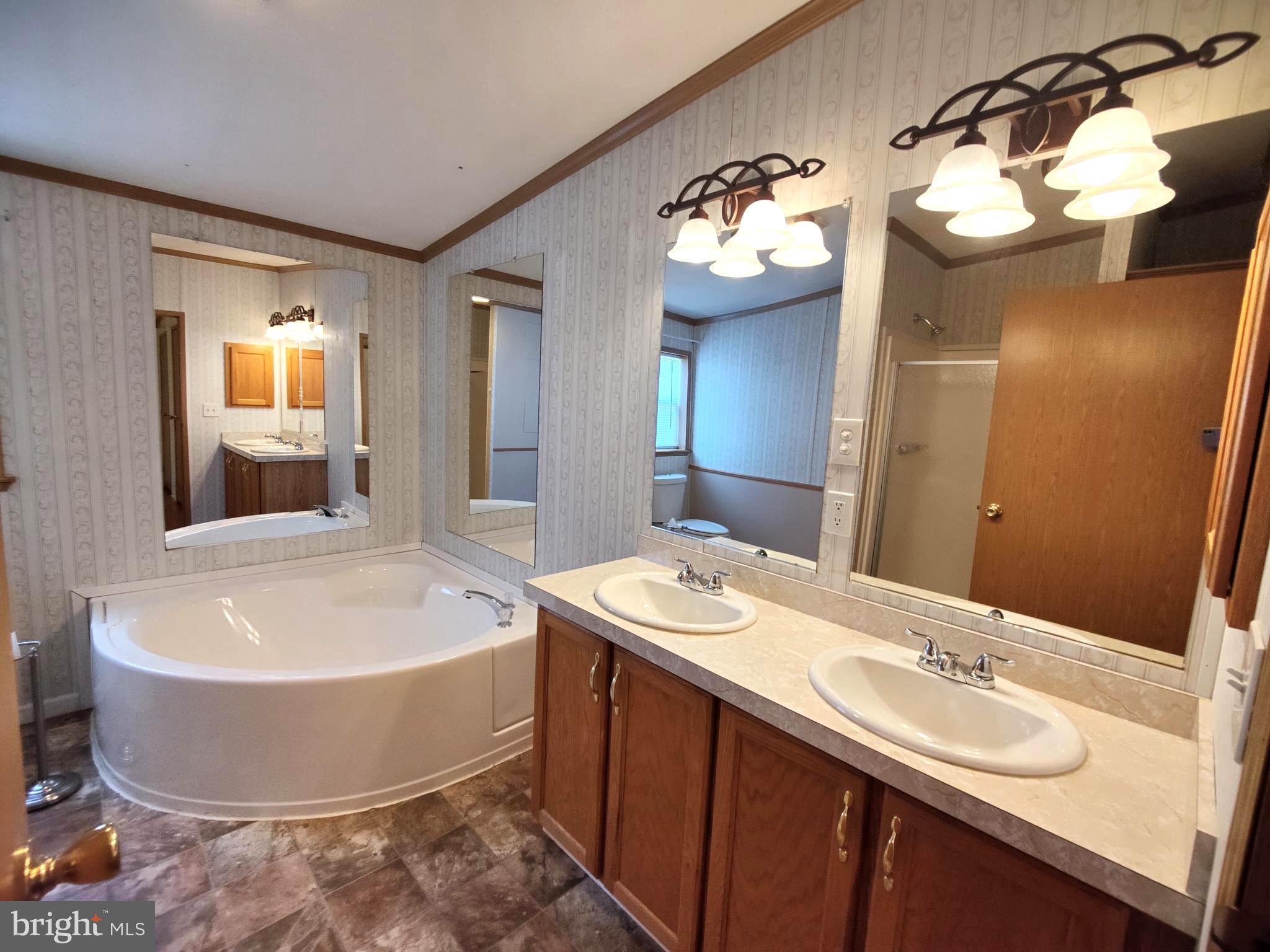 HIGHLAND MANOR - Residential