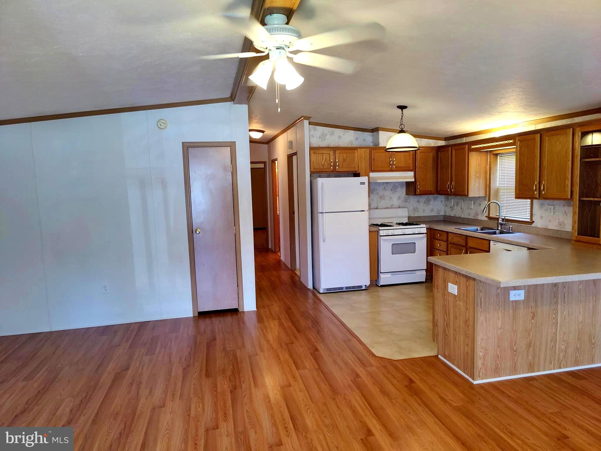 HIGHLAND MANOR - Residential