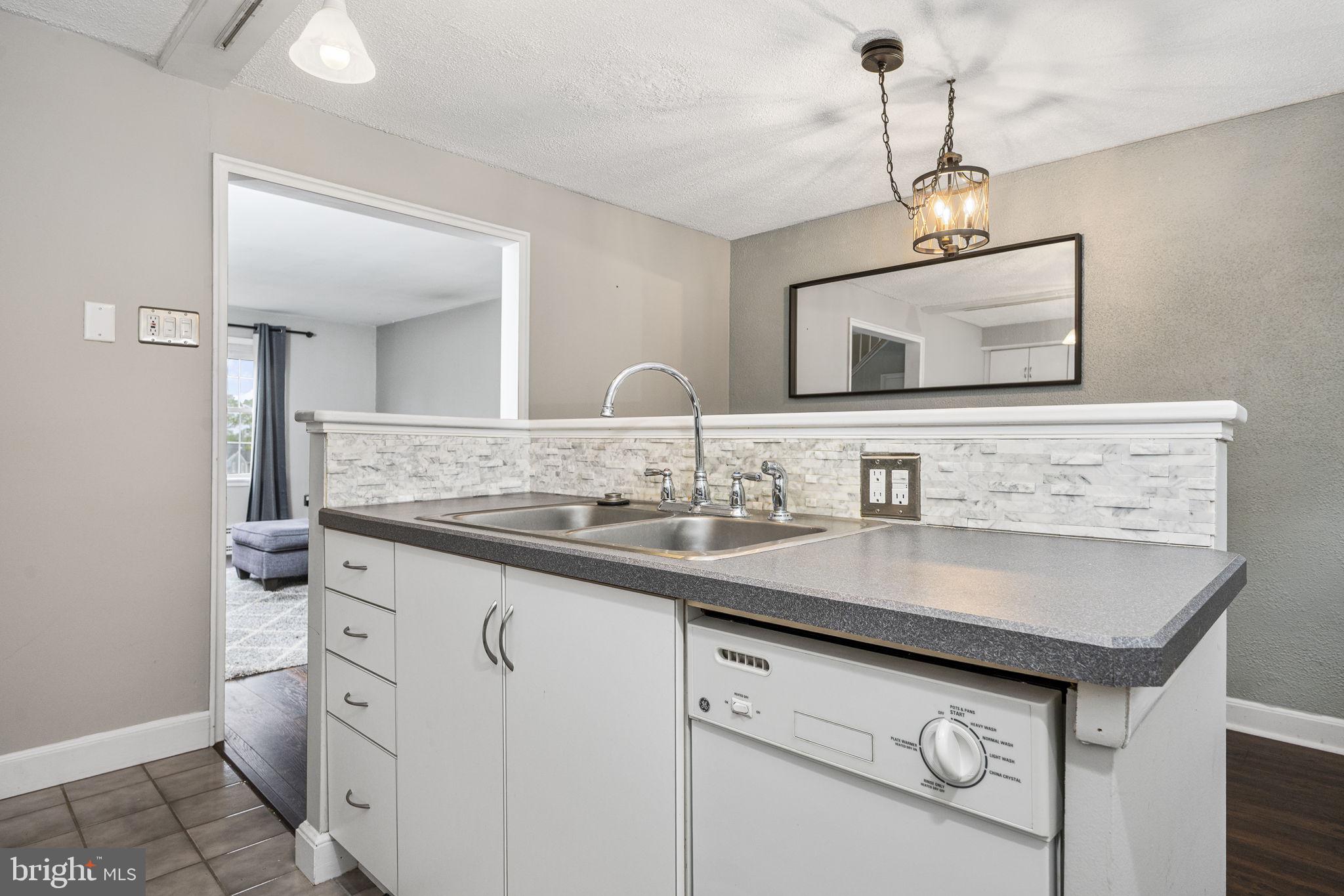 MAPLE GARDENS - Residential Lease