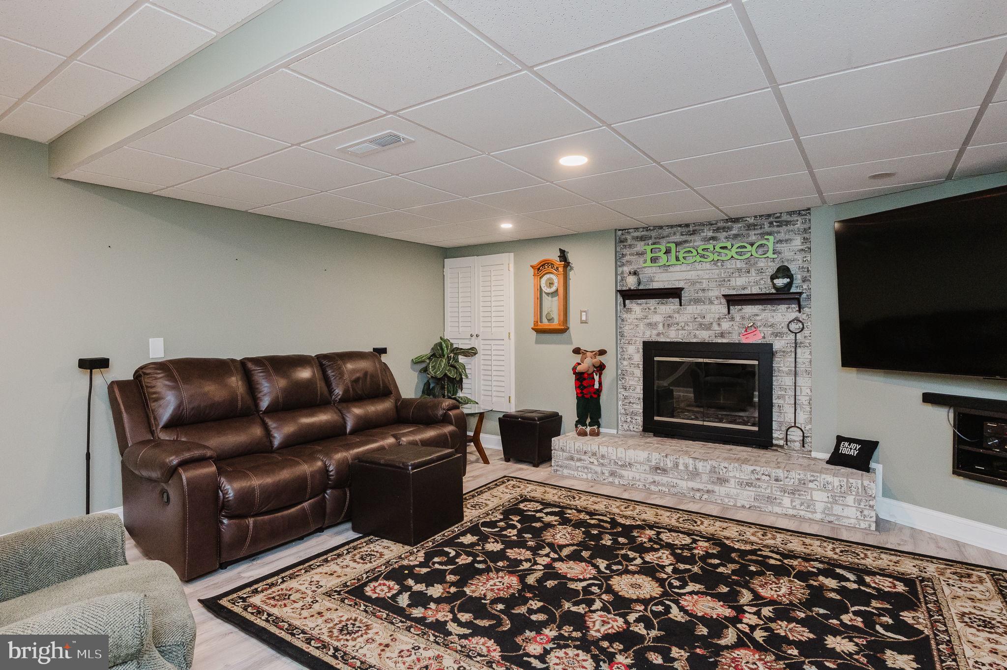 WOODFIELD - Residential