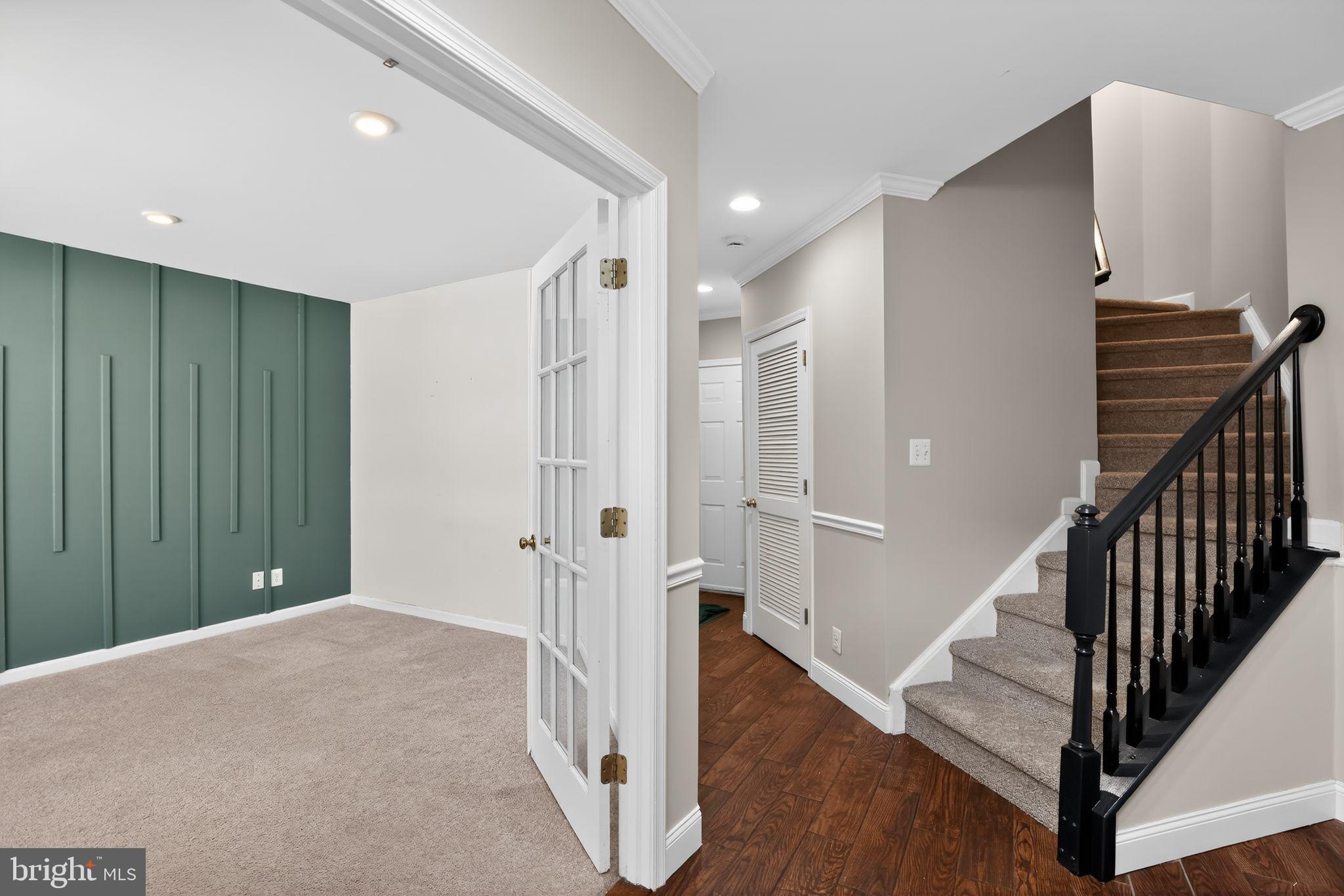 NORTHRIDGE VILLAGE - Residential